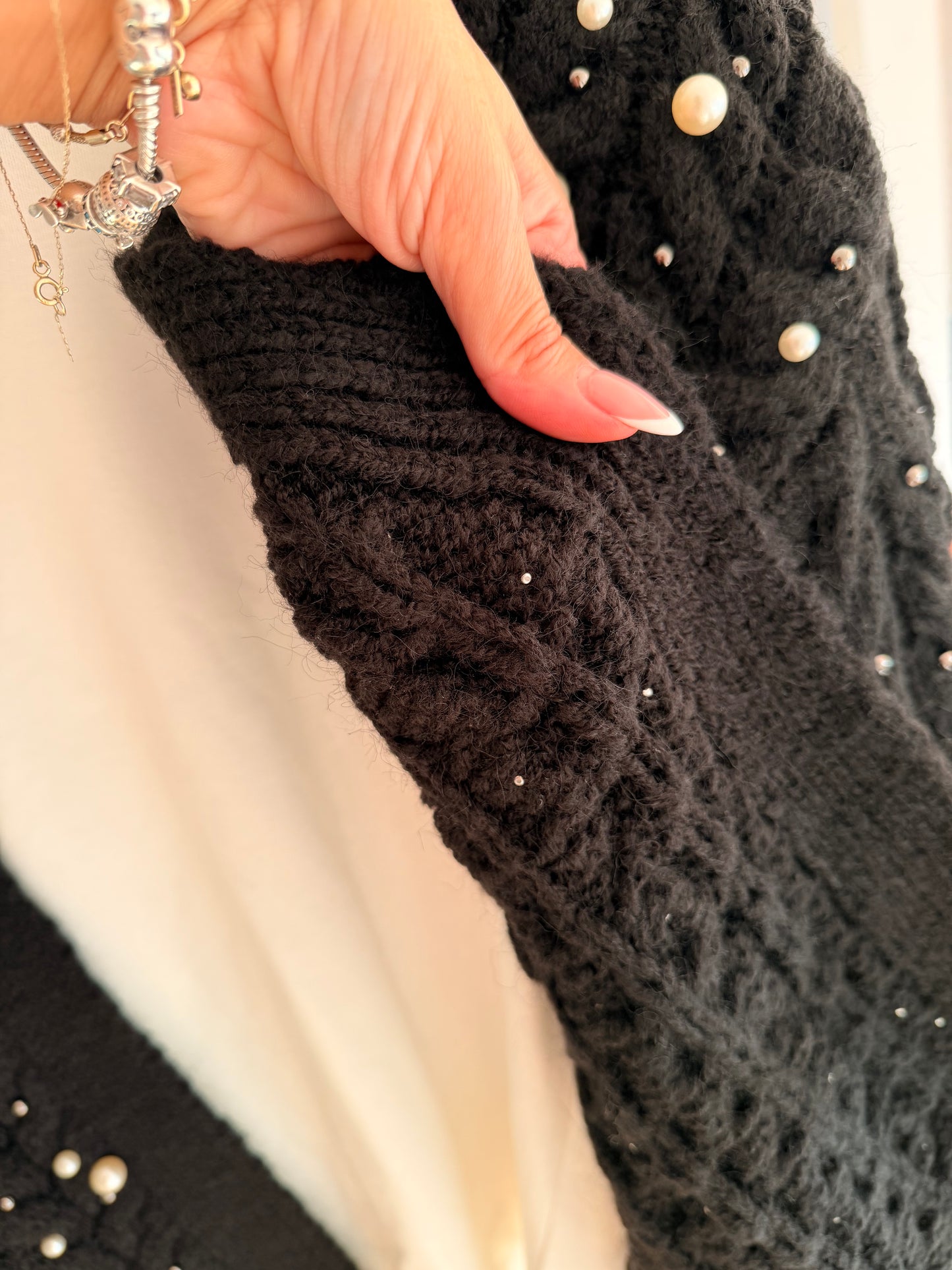 İncili Taş Baskılı Siyah Triko Hırka