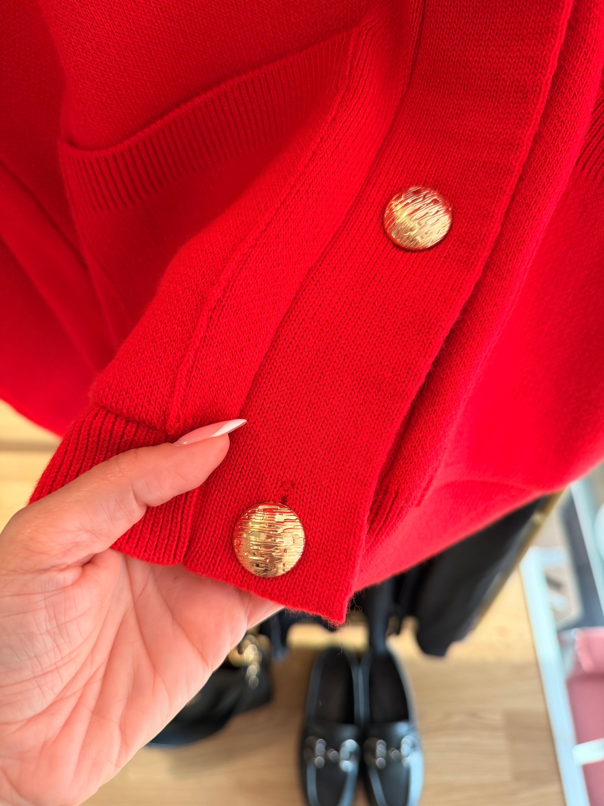 Kırmızı Gold Düğmeli Cepli Hırka
