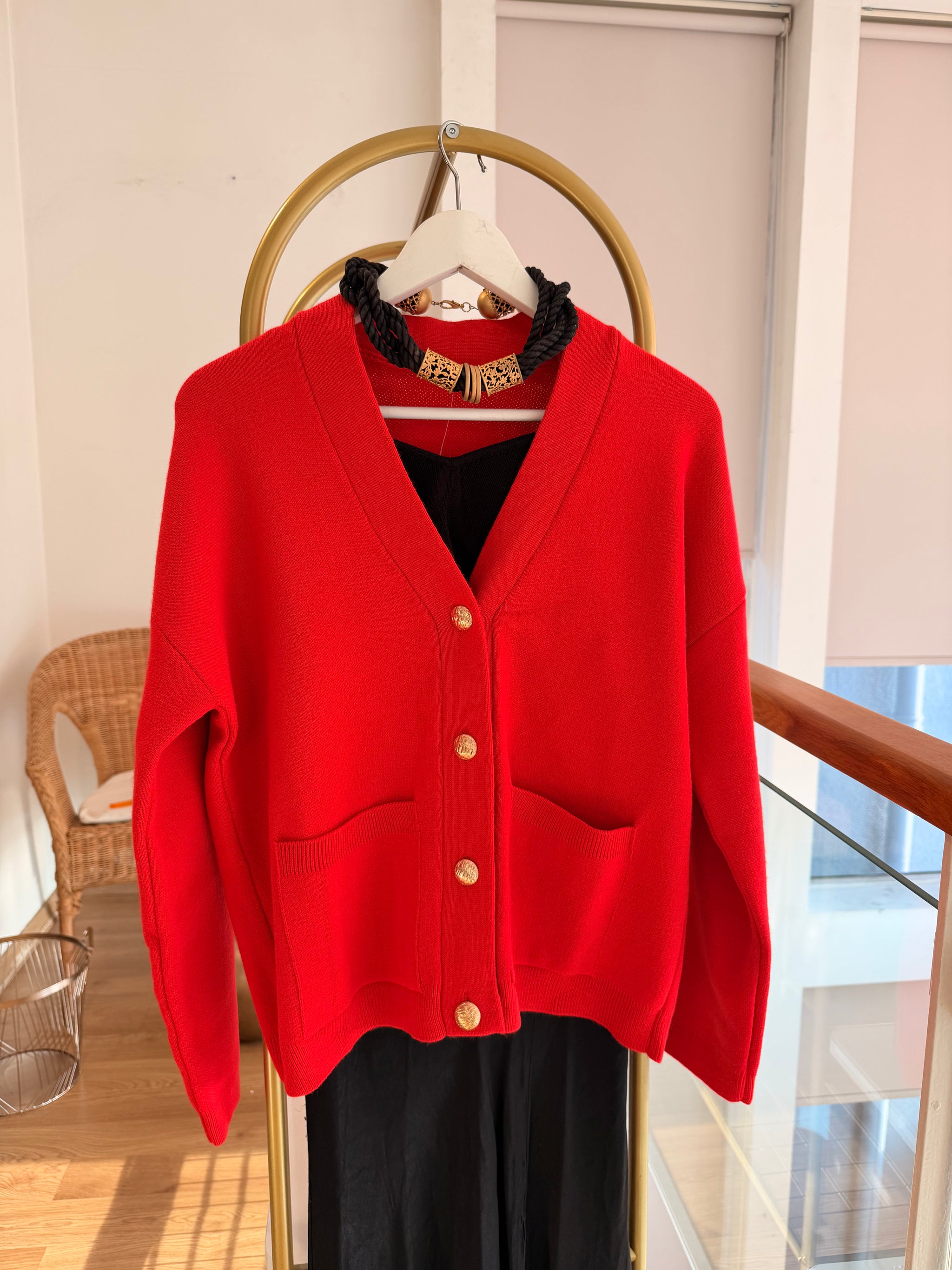 Kırmızı Gold Düğmeli Cepli Hırka