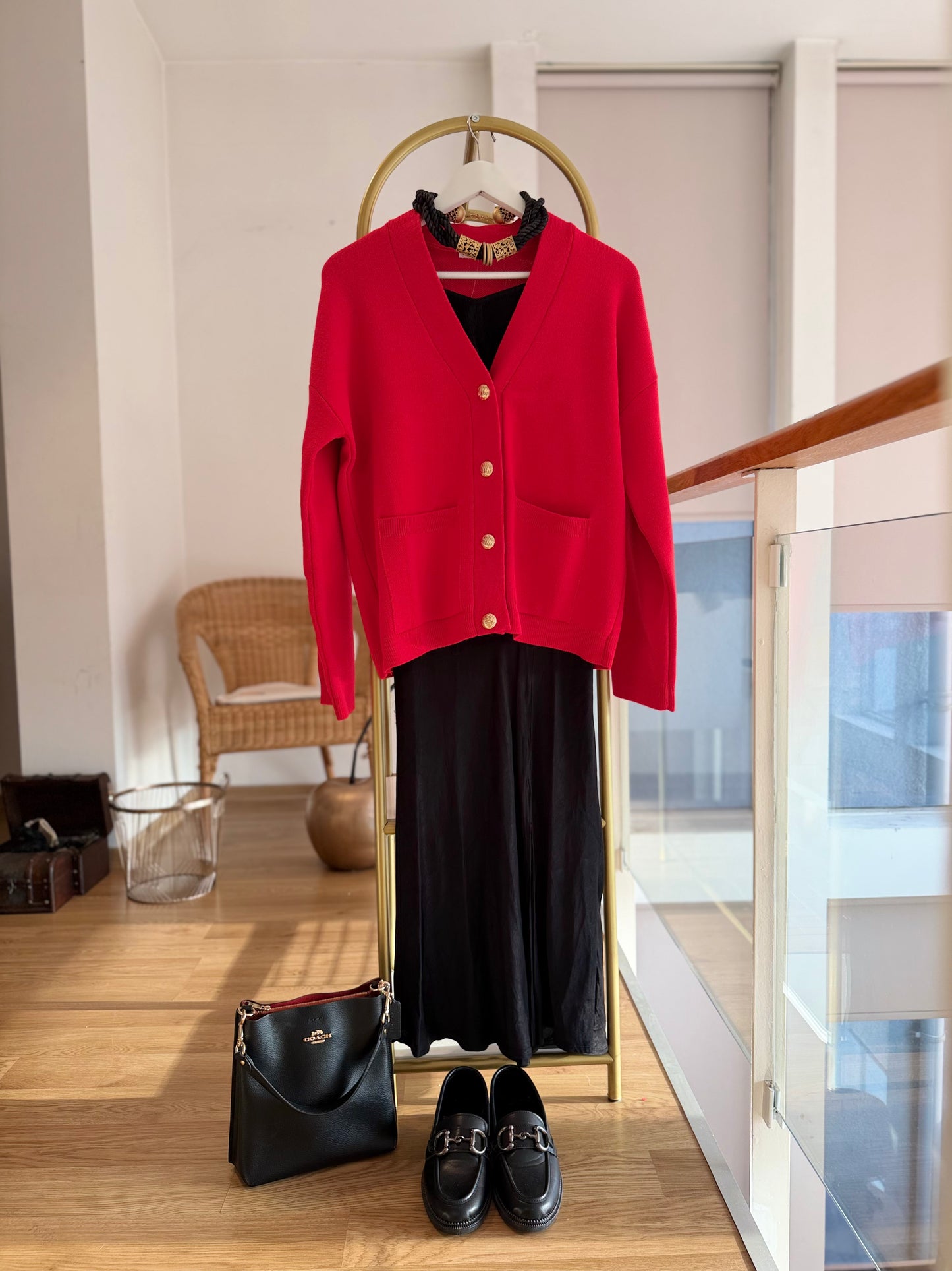 Kırmızı Gold Düğmeli Cepli Hırka